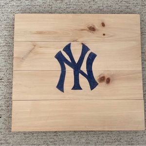 Wooden Yankee sign